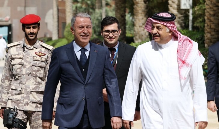 Bakan Akar, Katar Başbakan Yardımcısı ve Savunma Bakanı Al-Attiyah ile görüştü