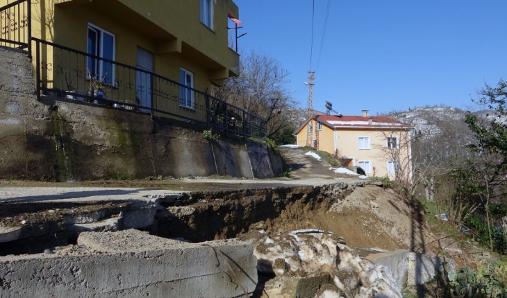 Giresun’da heyelan: Evler yıkıldı, yollar zarar gördü