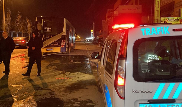 Belediye otobüsüne Tır çarptı 1 kişi yaralandı