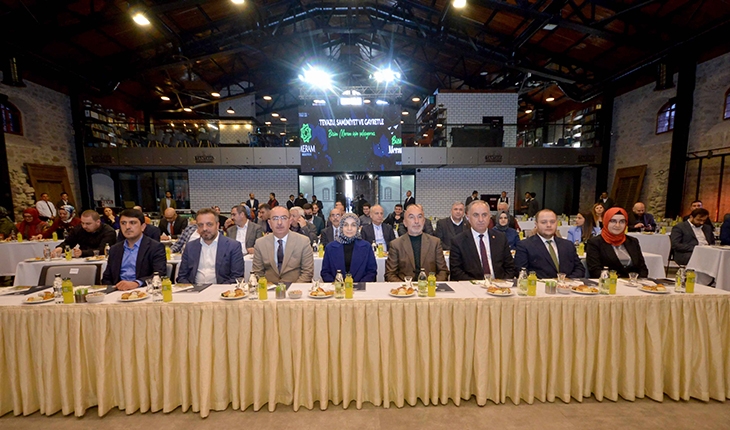 Başkan Kavuş, üç yıllık hizmetlerini konya protokolüne anlattı