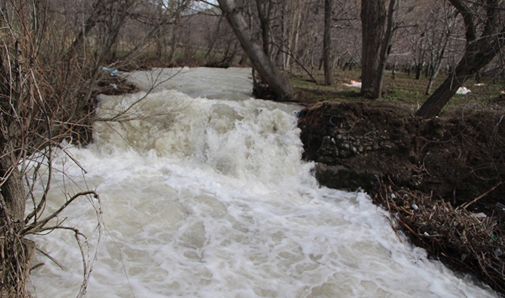 Eriyen kar suları, su kaynaklarına umut oluyor
