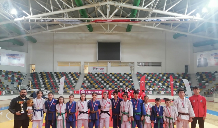 Büyükşehir Belediyesporlu Judocular madalyaları topladı