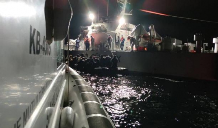 Türk kara sularına itilen 33 düzensiz göçmen kurtarıldı