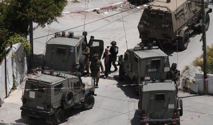 İsrail güçleri Batı Şeria’da 21 Filistinliyi gözaltına alındı