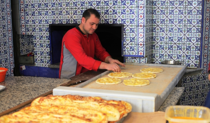 Osmanlıdan günümüze gelen lezzet: Ramazan pidesi