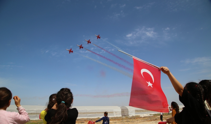 Türk Yıldızları, Şanlıurfa'da gösteri uçuşu yaptı
