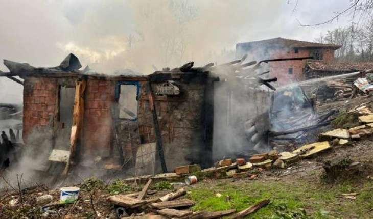 Ahşap ev yandı: 13 yaşındaki çocuk hayatını kaybetti