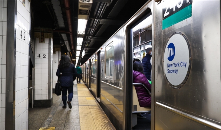 New York metrosunda silahlı saldırı