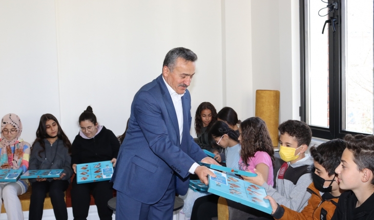 Başkan Tutal kitapseverleri ödüllendirdi