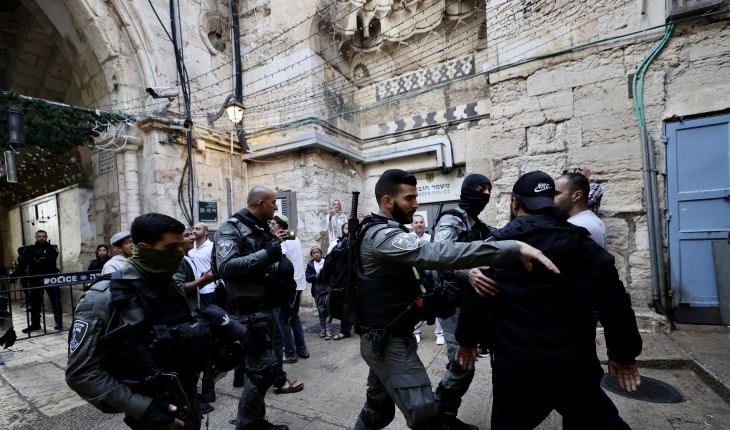 Fanatik Yahudilerden Mescid-i Aksa'ya baskın