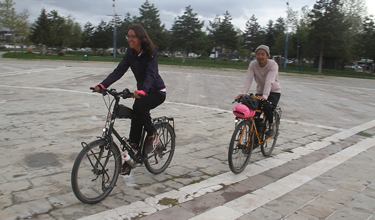 Bisikletle Avrupa ve Asya turuna çıkan çift Konya’ya geldi