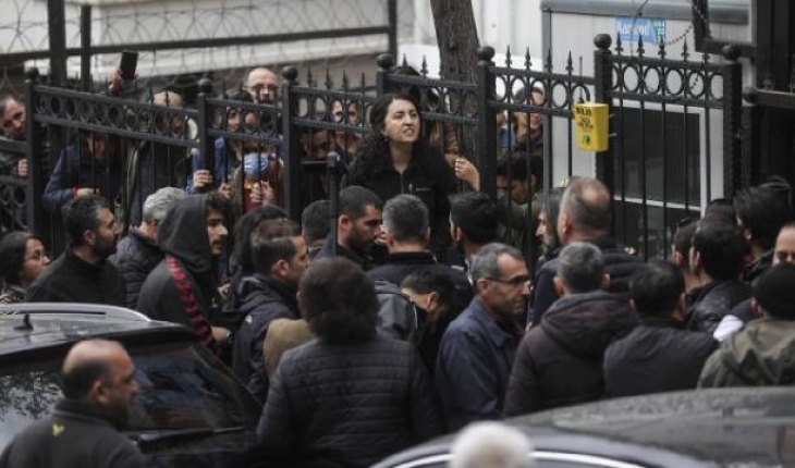 HDP Genel Merkezi önünde 6 kişi gözaltına alındı