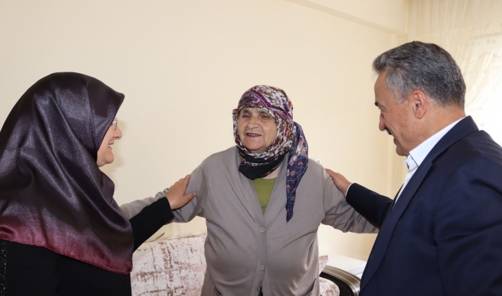 Başkan Tutal'dan "Anneler Günü" ziyaretleri