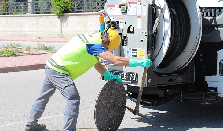 KOSKİ taşkın riskine karşı kanal temizliği yapıyor