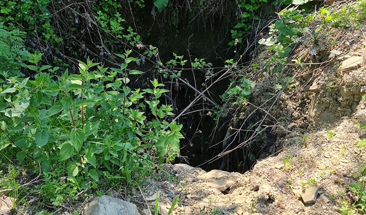 Kış aylarında boş kalan köye defineciler dadandı