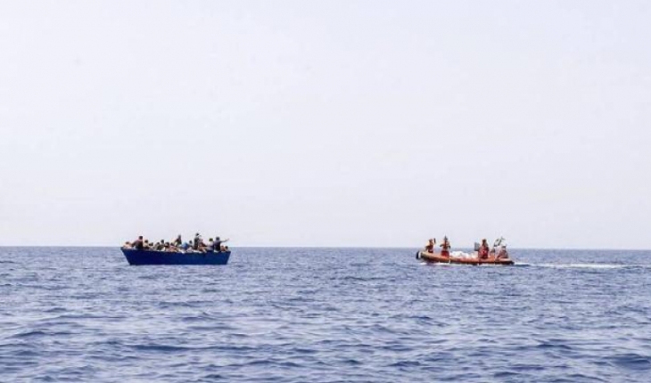 Endonezya'da bot alabora oldu: 26 kişi kayboldu
