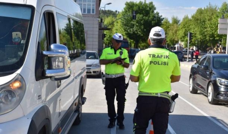 Ülke genelinde trafik denetimi: 1358 araç trafikten men edildi
