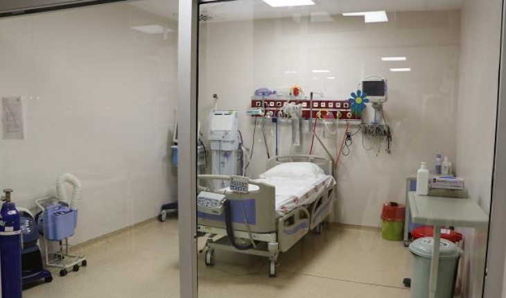 Türkiye’nin ilk karantina ve pandemi hastanesinde COVID-19 alanları kapatıldı
