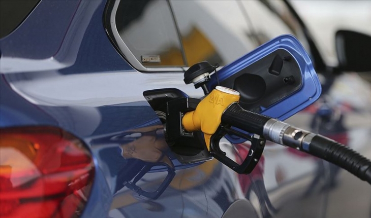 Benzin ve motorine bir zam daha