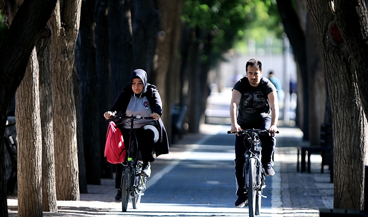 Bisiklet sürücülerine güvenli yol imkanı sunan 