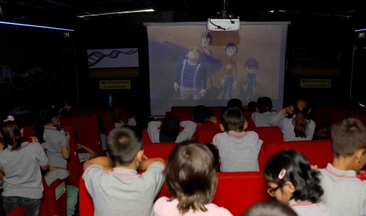 “Gezen Sinema Tırı” çocukları sinema ile buluşturuyor