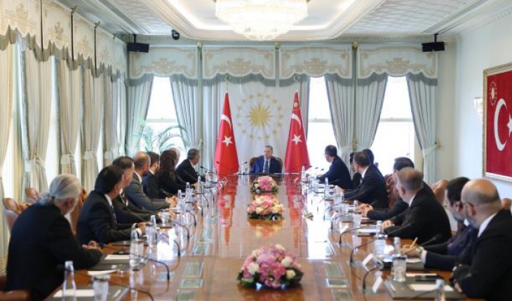 Cumhurbaşkanı Erdoğan, Beşiktaş başkanı Çebi’yi kabul etti