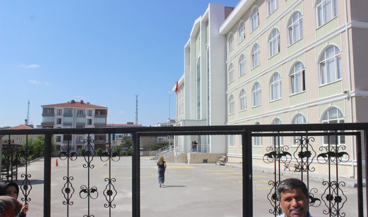 Konya’da sınava geç kalan öğrencinin imdadına yine polis yetişti