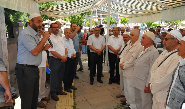 Akşehir’de hacı adayları kutsal topraklara uğurlandı