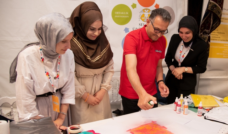 Rektör Aksoy, SÜ standını ziyaret etti