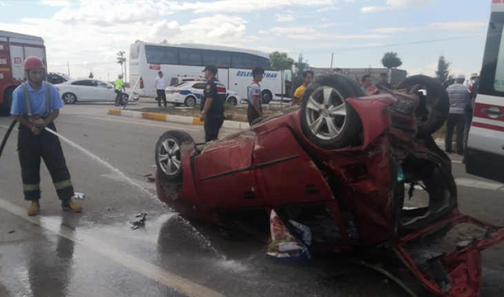 Konya yolunda kaza! Araçlar kullanılamaz hale geldi
