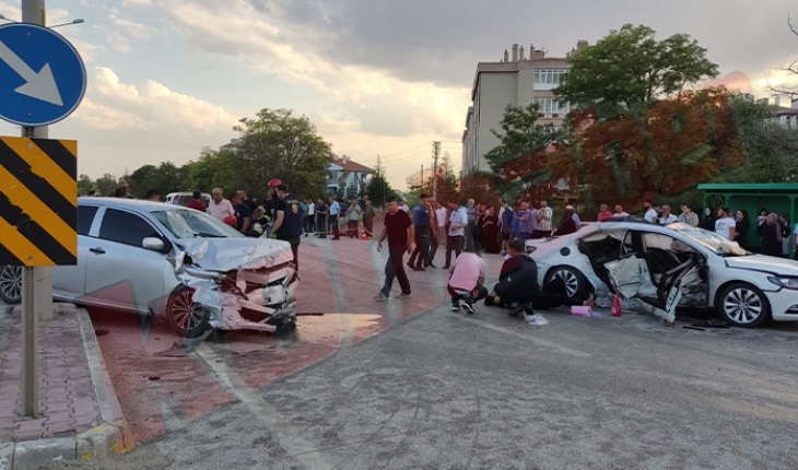 Konya’da feci kaza: 2’si ağır 15 yaralı!