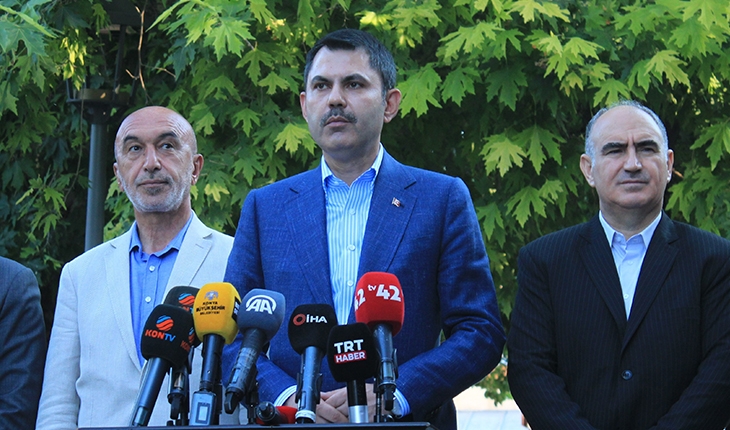 Bakan Murat Kurum, Konya'da vatandaşlarla bayramlaştı