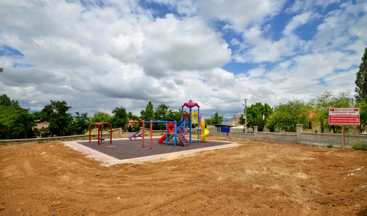 Merkeze uzak mahallelerindeki 41 park yenilendi