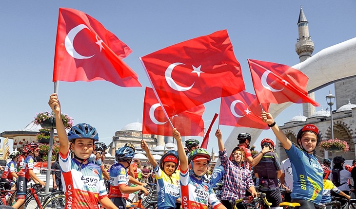 Konya’da bayraklı bisiklet turu düzenlendi