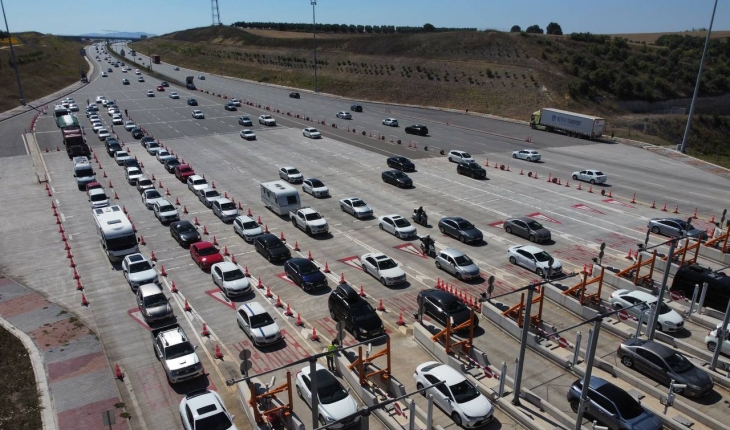 İstanbul-İzmir Otoyolu'nda hafta sonunda tatil dönüşü yoğunluğu yaşandı