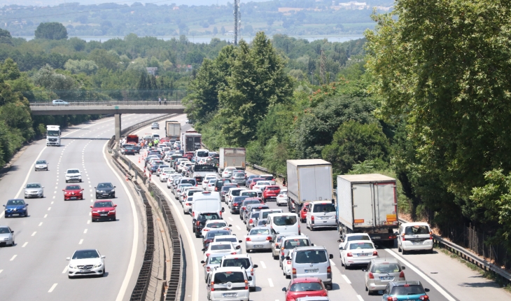 Anadolu otoyolunda bayram dönüşü yoğunluğu