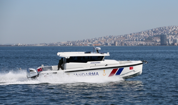 Milli imkanlarla üretilen 2 bot, İzmir’de jandarmaya teslim edildi