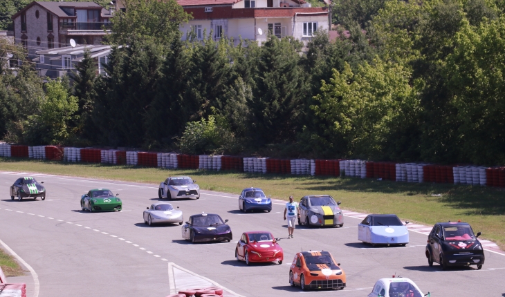 Alternatif enerjili araçlar Kocaeli'deki TEKNOFEST yarışlarında piste çıktı