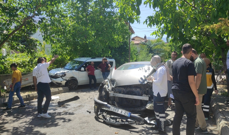 Konya’da iki trafik kazasında biri ağır 5 kişi yaralandı