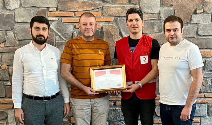 Türk Kızılay’dan Yeni Yıldırım Elektrik’e plaket