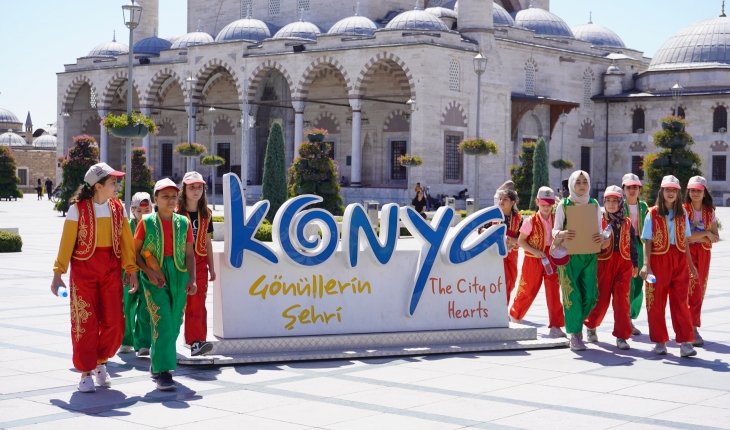 Genç KOMEK öğrencileri şehrin kalbinde yolculuk yapıyor