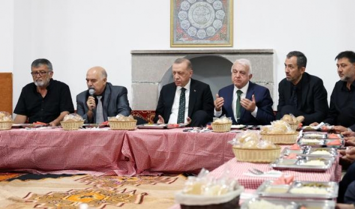 Cumhurbaşkanı Erdoğan’dan cemevi ziyareti