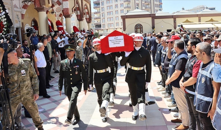 Şehit Topçu Uzman Çavuş Cirnooğlu, Kilis'te son yolculuğuna uğurlandı