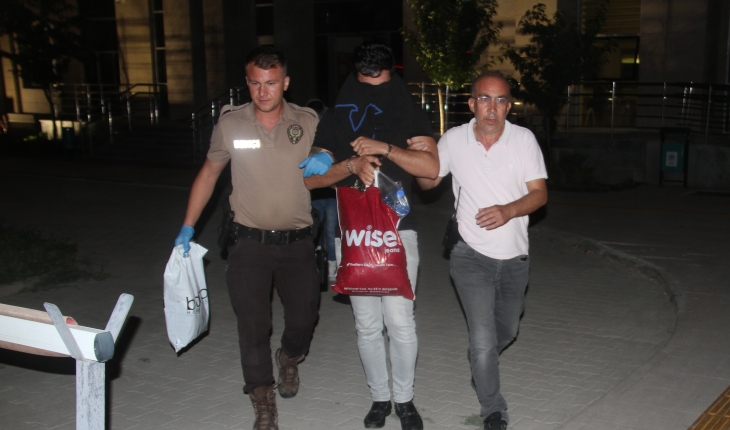  Konya'da sokak satıcılarına operasyon: 3 tutuklama