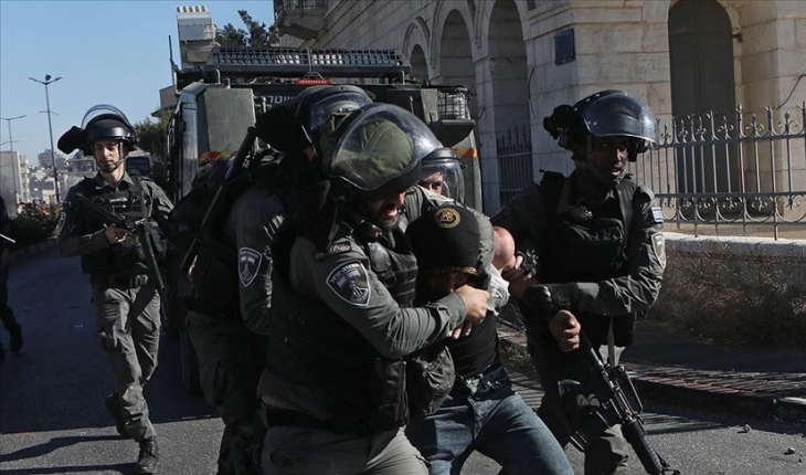 İsrail askerleri Batı Şeria’da 14 Filistinliyi gözaltına aldı