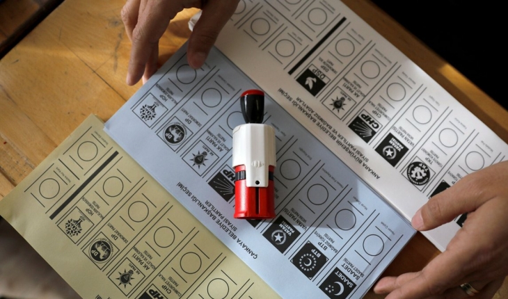 AK Parti'de kararsız ve sandığa gitmek istemeyen seçmene temas edilecek