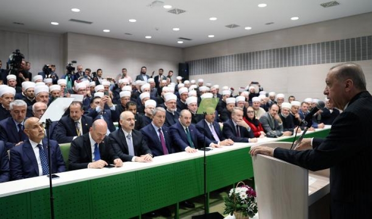 Cumhurbaşkanı Erdoğan: Din maskesi takan eli kanlı terör örgütleriyle mücadele ediyoruz