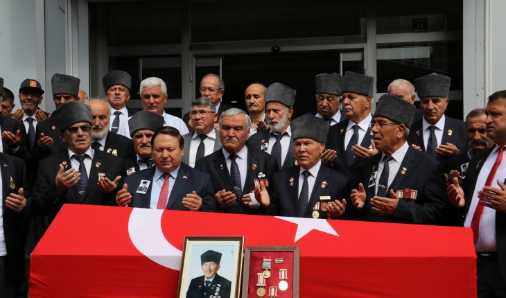 Türkiye’nin en yaşlı gazisi Cesuroğlu’nun cenazesi toprağa verildi
