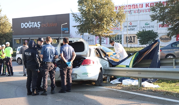 Bariyere çarpan otomobilin sürücüsü hayatını kaybetti