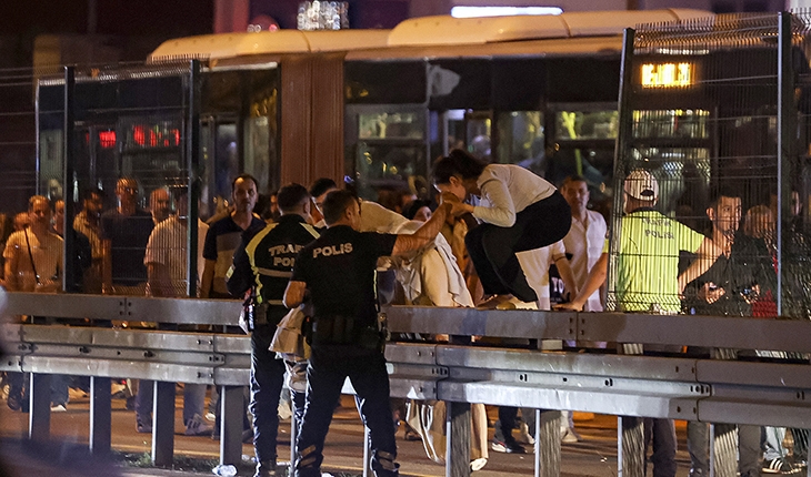 İstanbul Avcılar’da 4 metrobüs çarpıştı: 99 yaralı